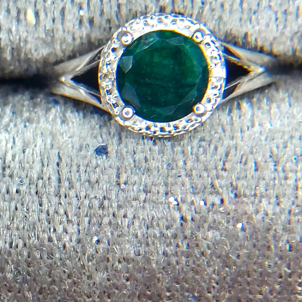 Emerald ring